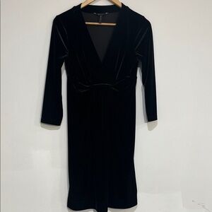 BCBGMaxAzria Elegant Black Velvet Long Sleeve Dress